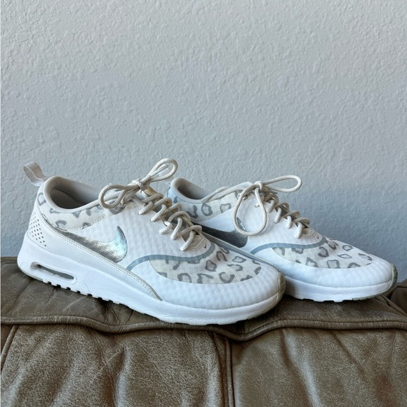 SOLD Nike Air Max Thea - Picture 3 of 6